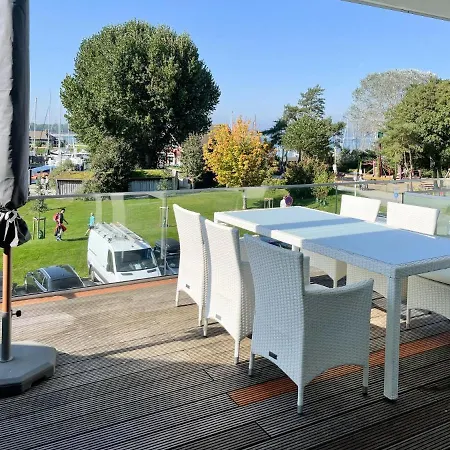 Hafenloge - Traumblick auf den Niendorfer Hafen bis zur Ostsee- * Timmendorfer Strand