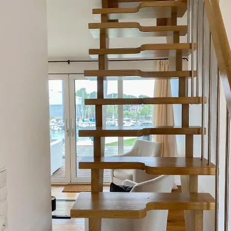 Hafenloge - Traumblick auf den Niendorfer Hafen bis zur Ostsee- Apartment *